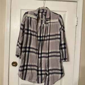 aerie Plaid Button-Up in Light Gray and Navy